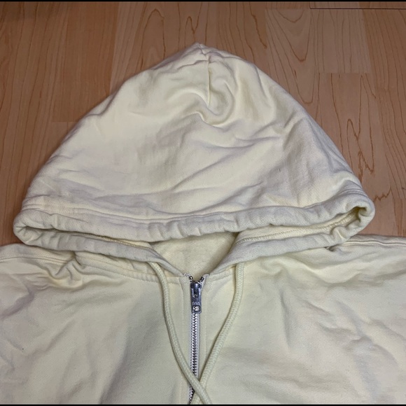 Aritzia - EXTRA FLEECE MEGA HOODIE (butter yellow) - Picture 2 of 11